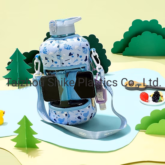 Botella de agua grande de medio galón motivacional de deportes de plástico Tritan de 128oz sin BPA al por mayor con tapa de paja de boca ancha